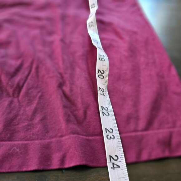 NWT Fabletics Red Wine Pucker Back detail Athletic Sleeveless Top sz S - Picture 4 of 7